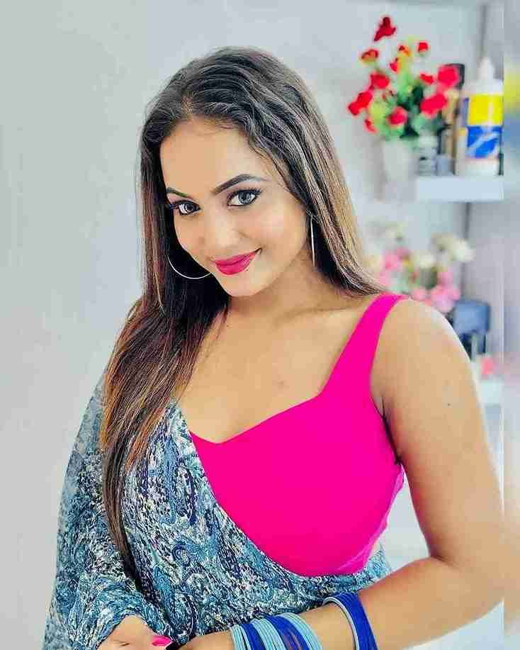 Dildo Hating & Black Cocks Loving VIP Model Escort in Bangalore