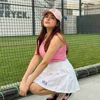 Vanshika teenage girl GFE escort in Bangalore is a blowjob expert