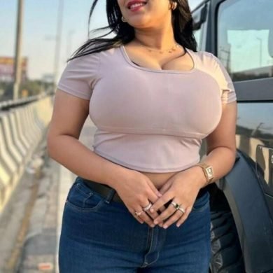 Surbhi loves to indulge in party and is one of the best call girls in Koramangala